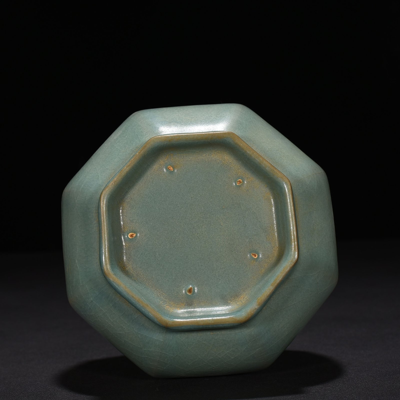 Song Dynasty Ru kiln azure glaze octagonal plate mouth vase