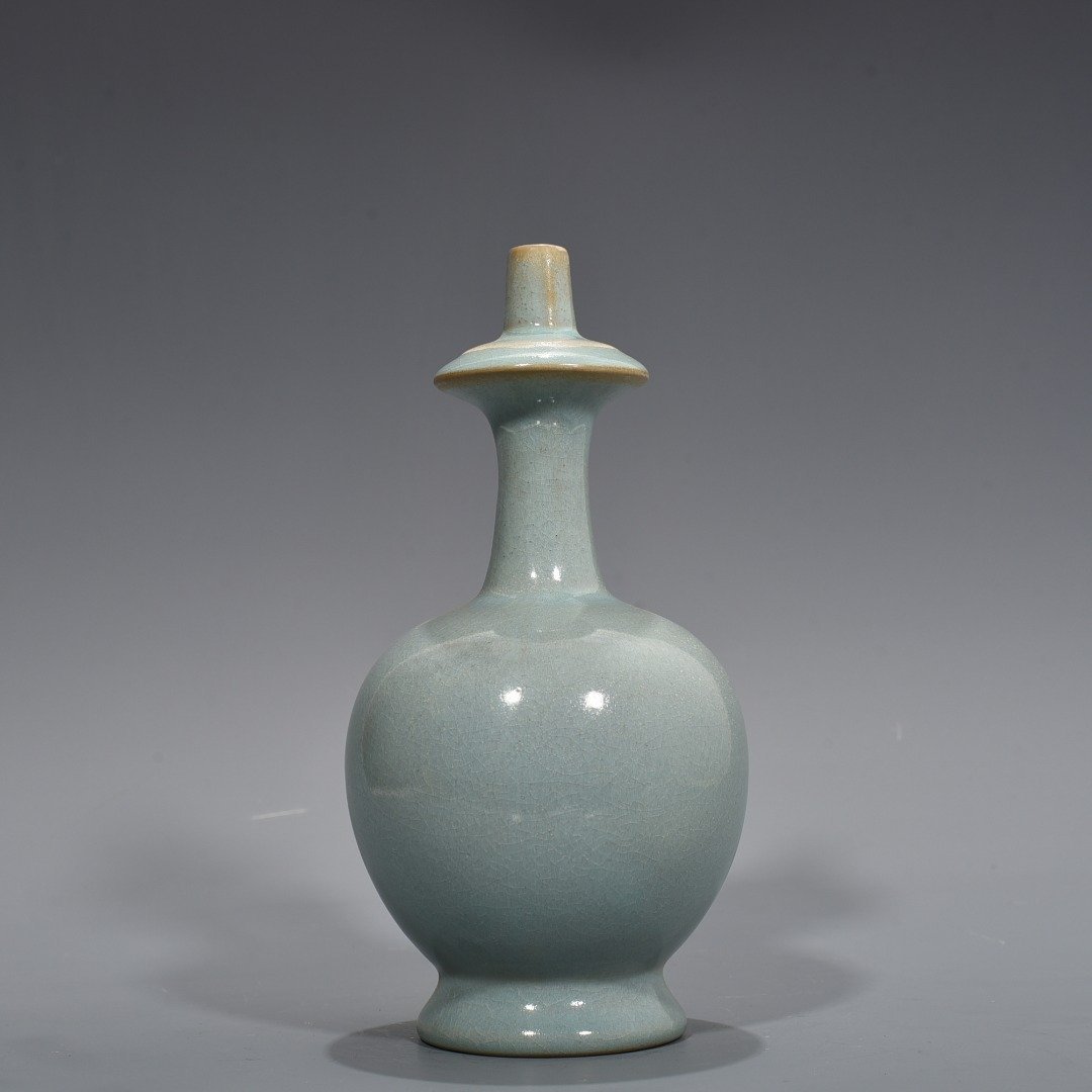 Song Dynasty Ru kiln azure glaze army pure vase