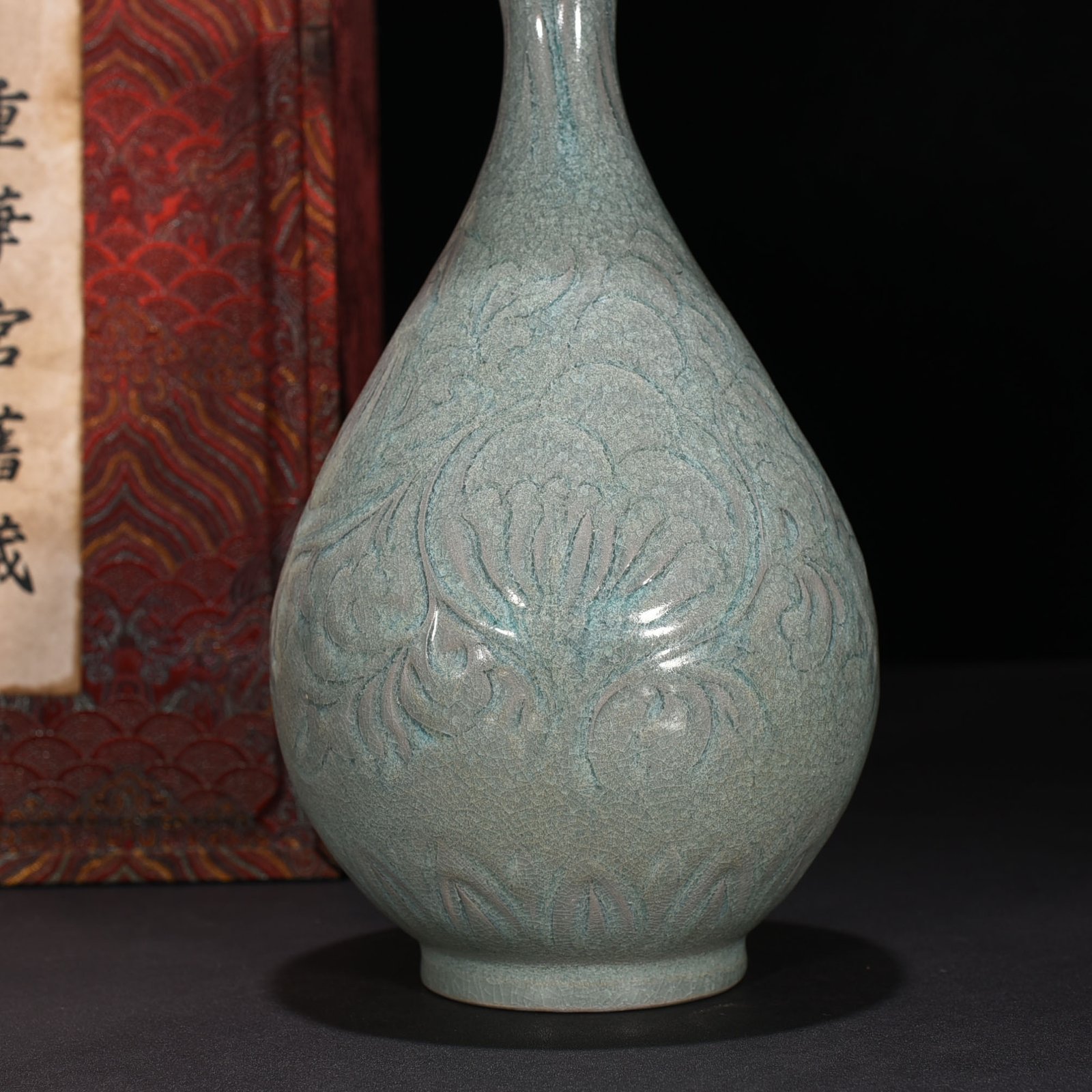 Song Dynasty Ru kiln azure glaze ice cracked carved peony jade pot spring vase