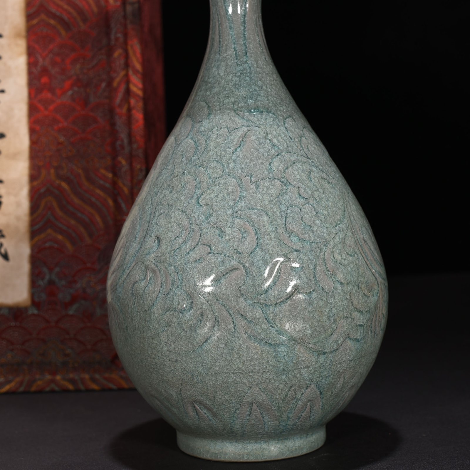 Song Dynasty Ru kiln azure glaze ice cracked carved peony jade pot spring vase