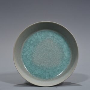 Song Dynasty Ru Kiln azure glaze ice cracked round wash
