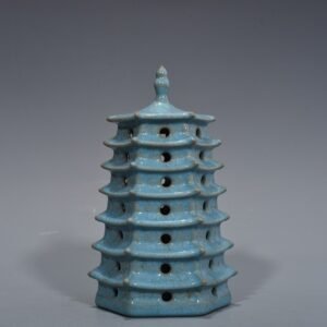 Song Dynasty Ru Kiln azure glaze ice cracked pagoda