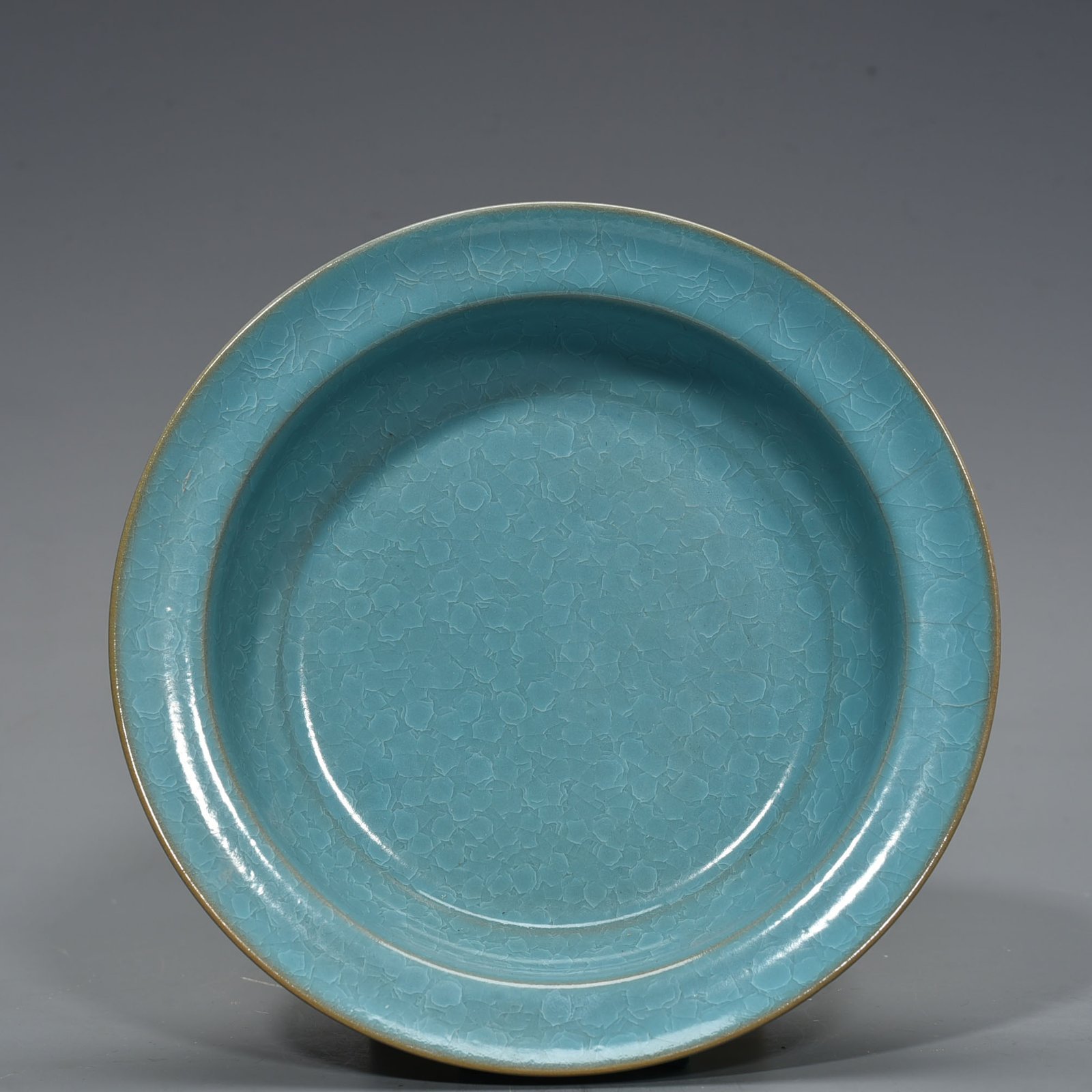 Song Dynasty Ru Kiln azure glaze ice crack folded edge wash