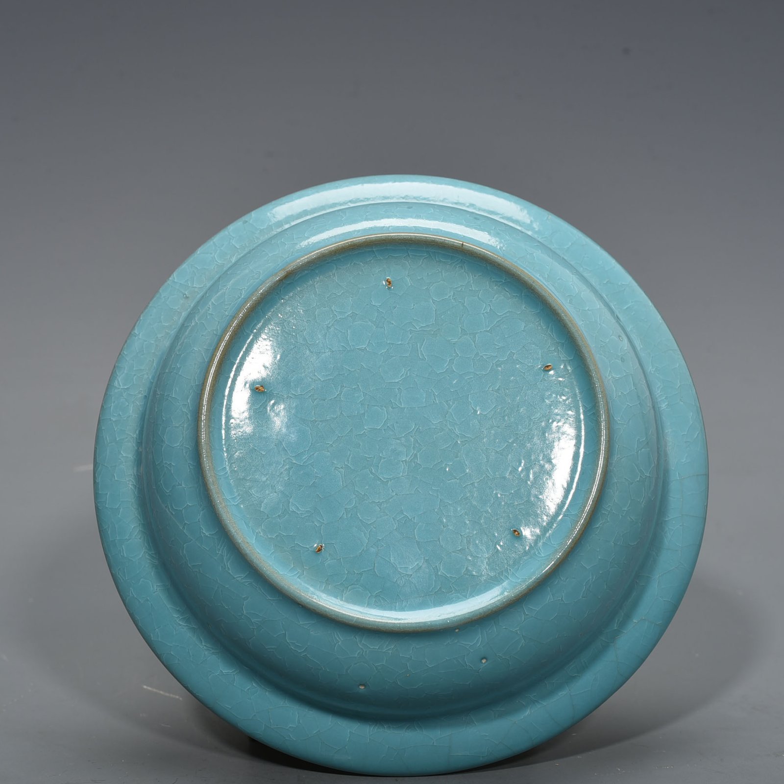 Song Dynasty Ru Kiln azure glaze ice crack folded edge wash