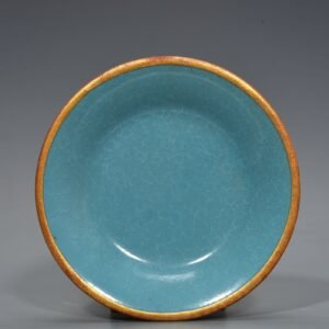 Song Dynasty Ru kiln azure-glazed ice-cracked bent-waist plate