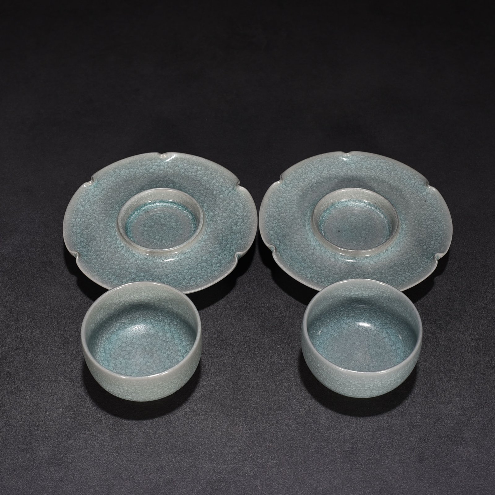Song Dynasty Ru kiln azure glaze ice crackled lamp base