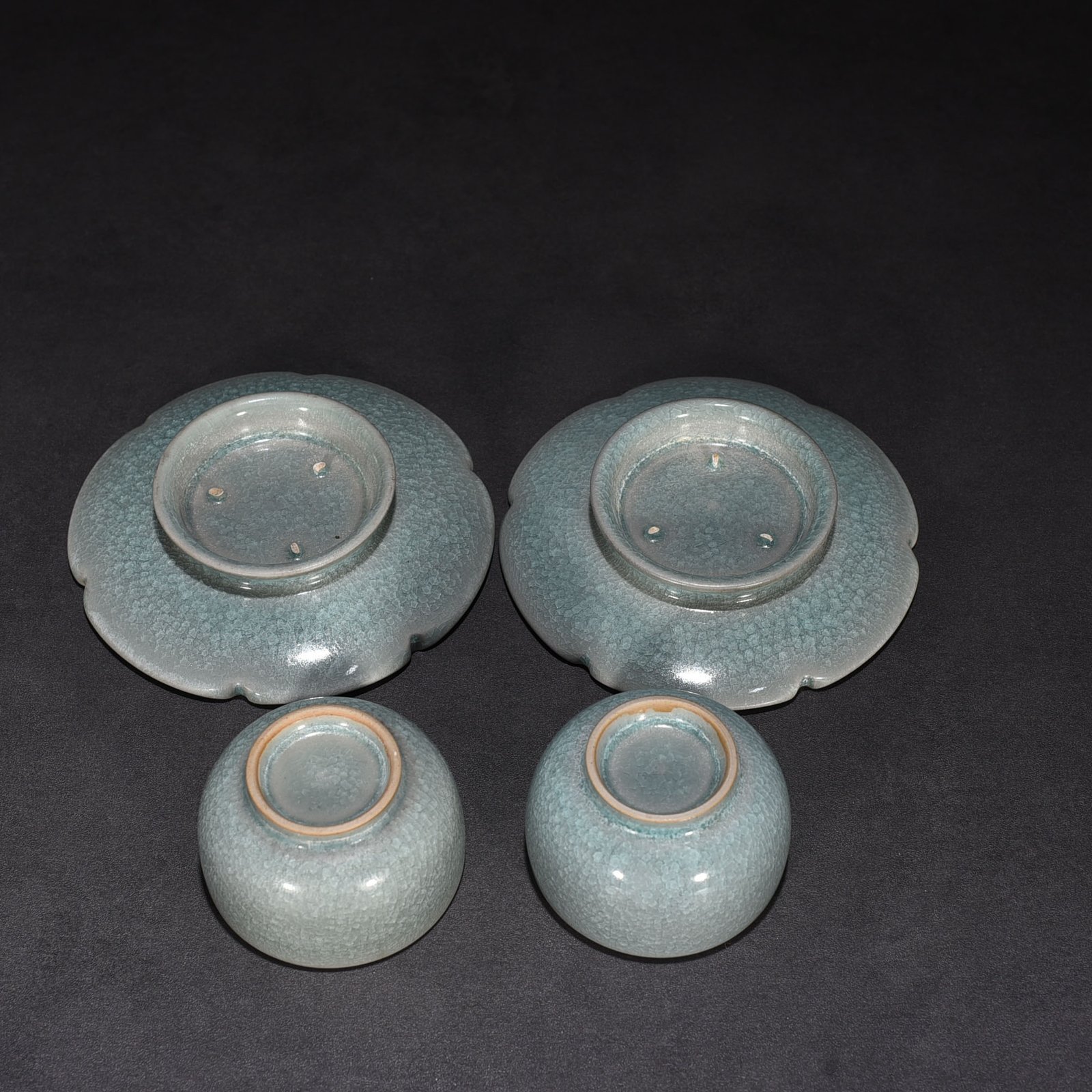 Song Dynasty Ru kiln azure glaze ice crackled lamp base