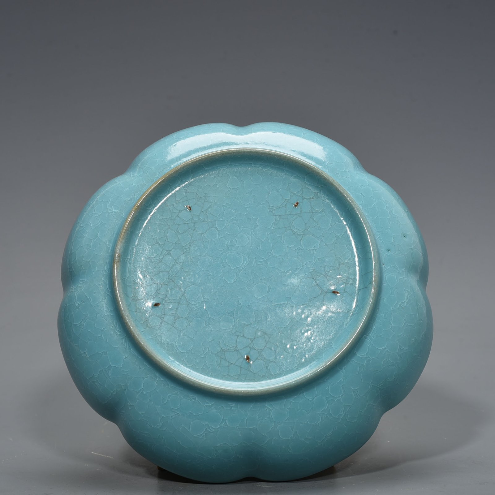 Song Dynasty Ru kiln azure glaze ice crackled sunflower wash