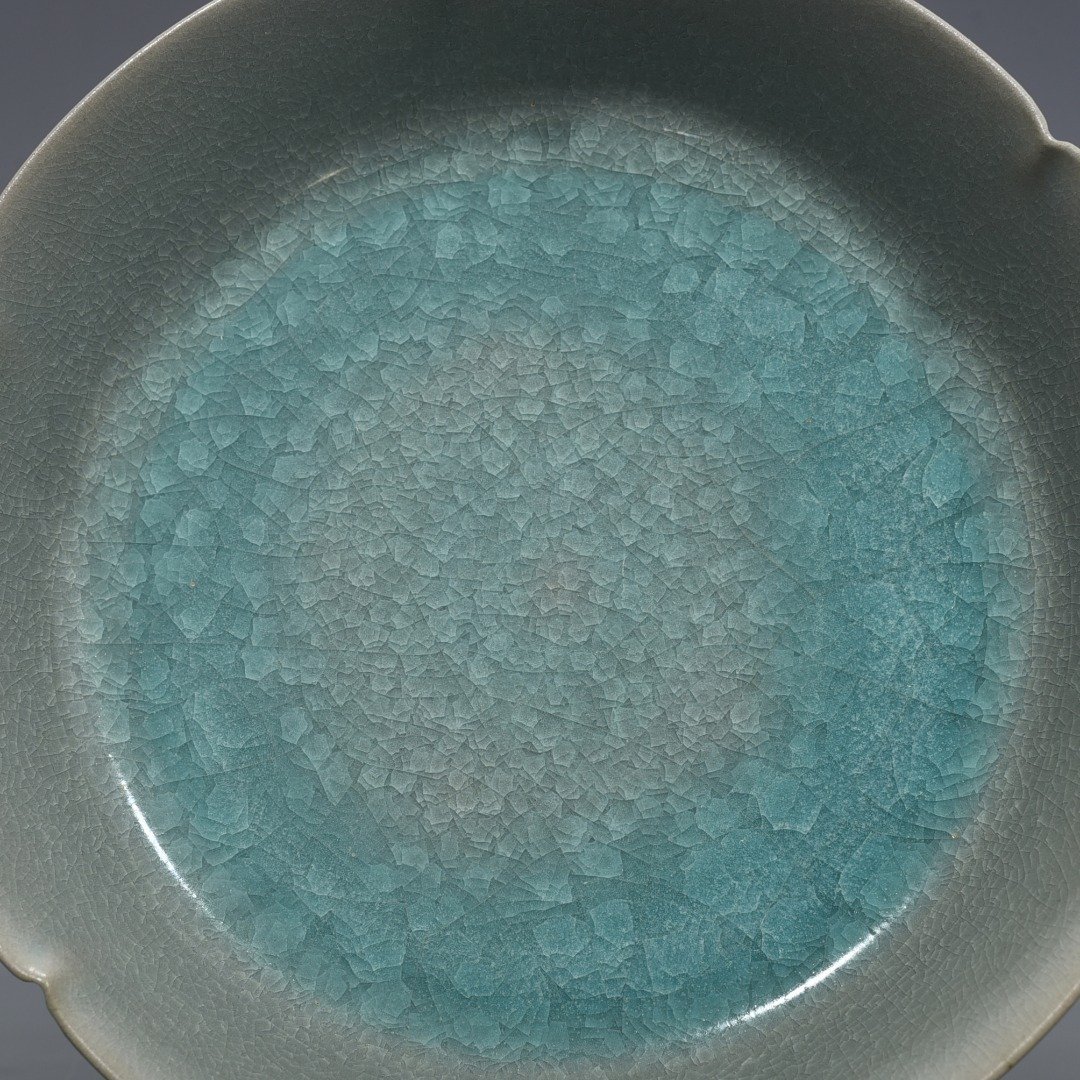 Song Dynasty  Ru kiln azure glaze ice crackled sunflower wash