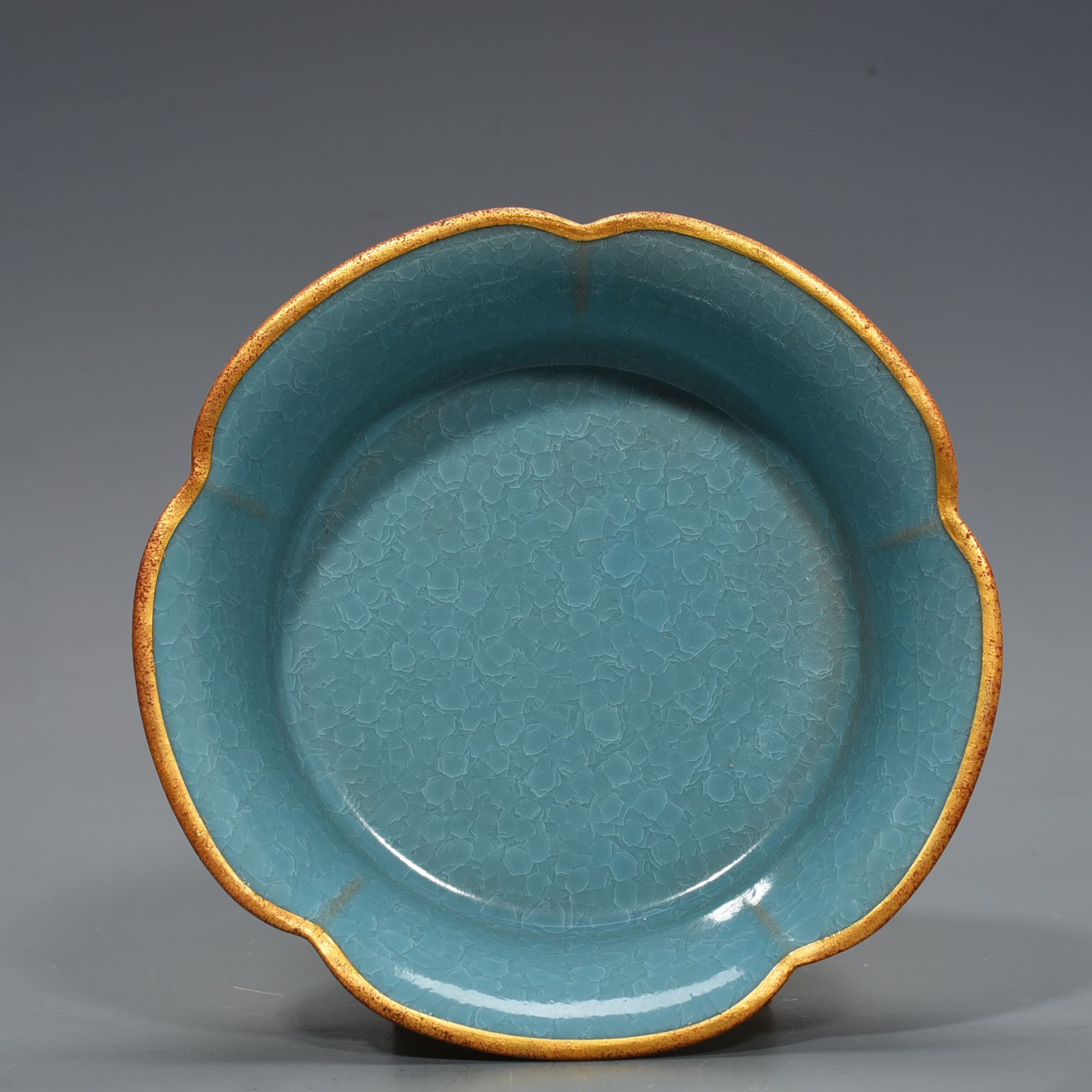 Song Dynasty Ru kiln azure glaze ice crackled sunflower mouth wash