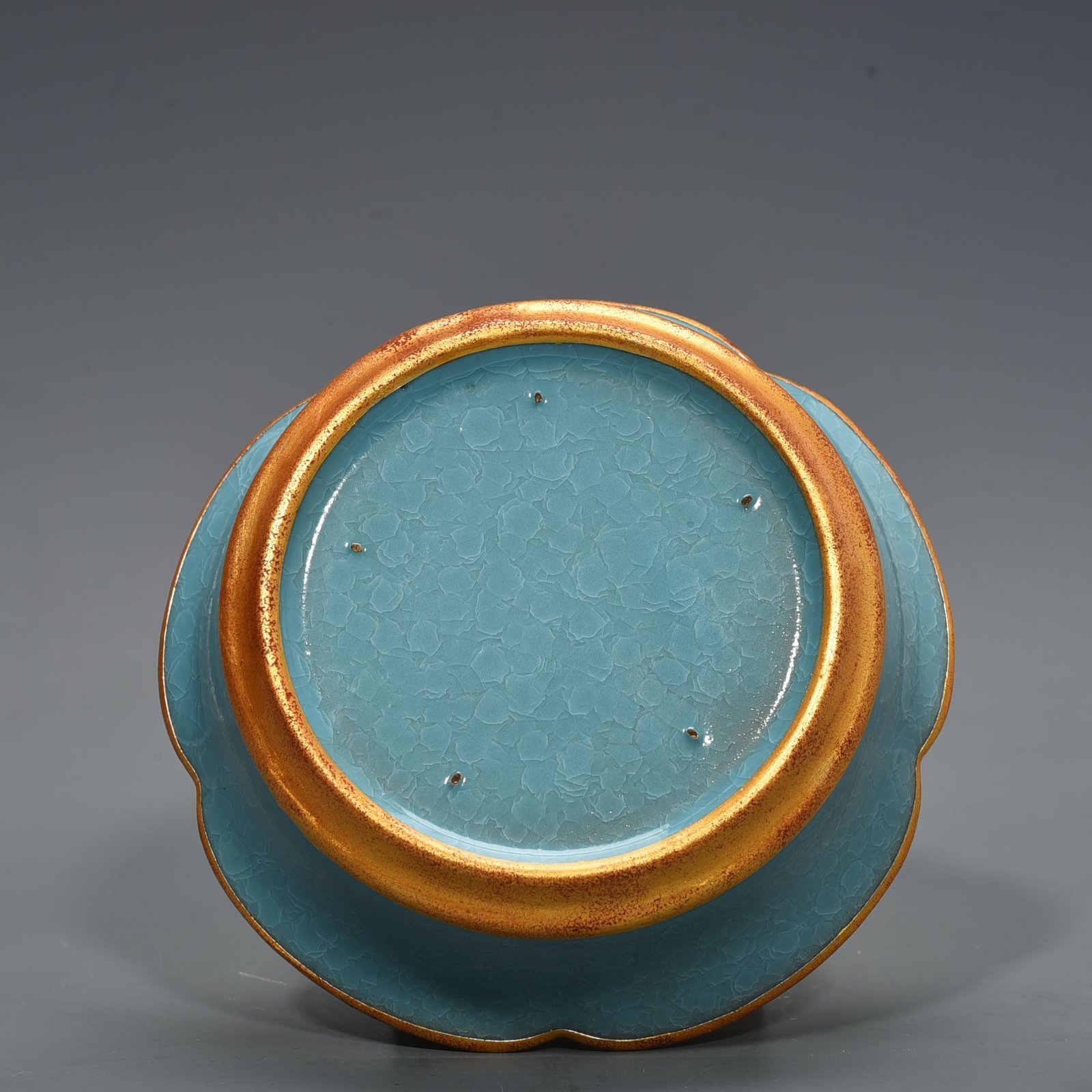 Song Dynasty Ru kiln azure glaze ice crackled sunflower mouth wash