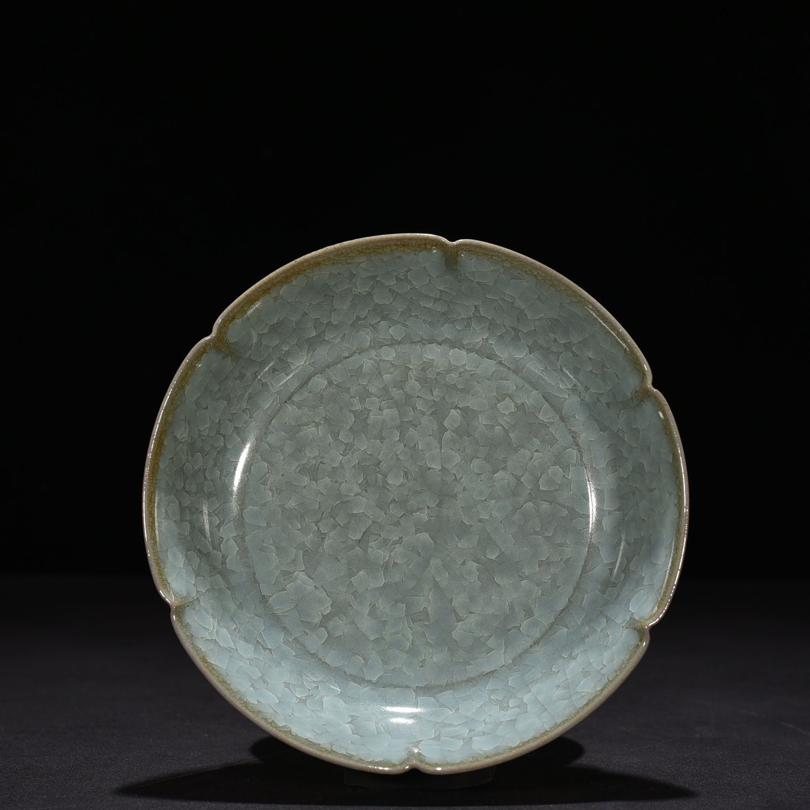 Song Dynasty Ru kiln azure glaze ice crackled sunflower wash