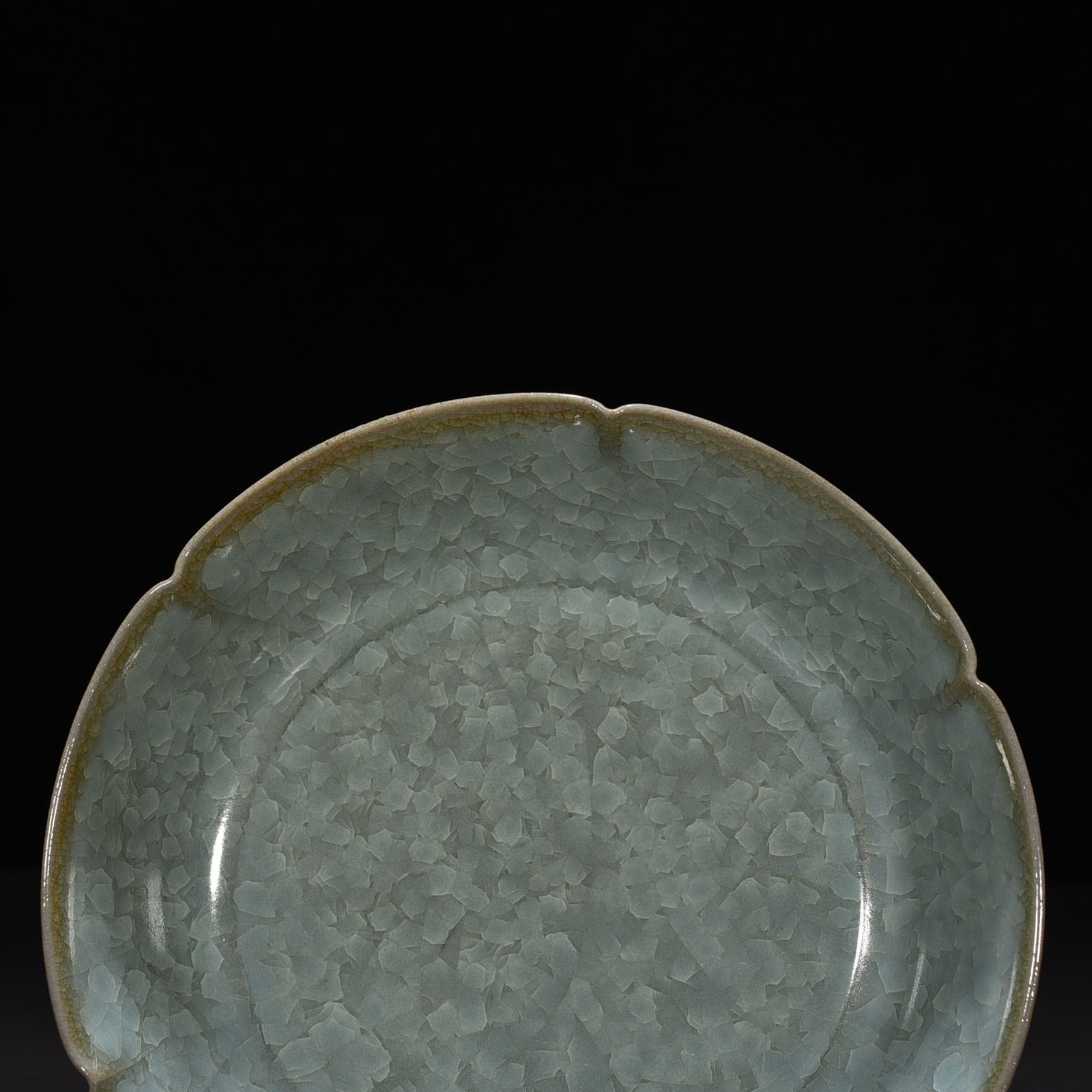 Song Dynasty Ru kiln azure glaze ice crackled sunflower wash