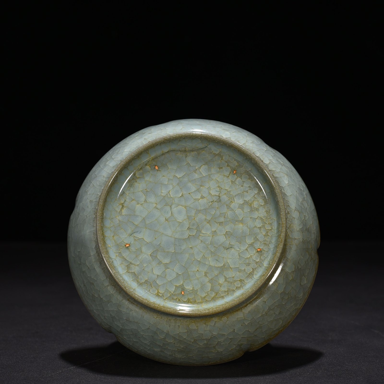 Song Dynasty Ru kiln azure glaze ice crackled sunflower wash