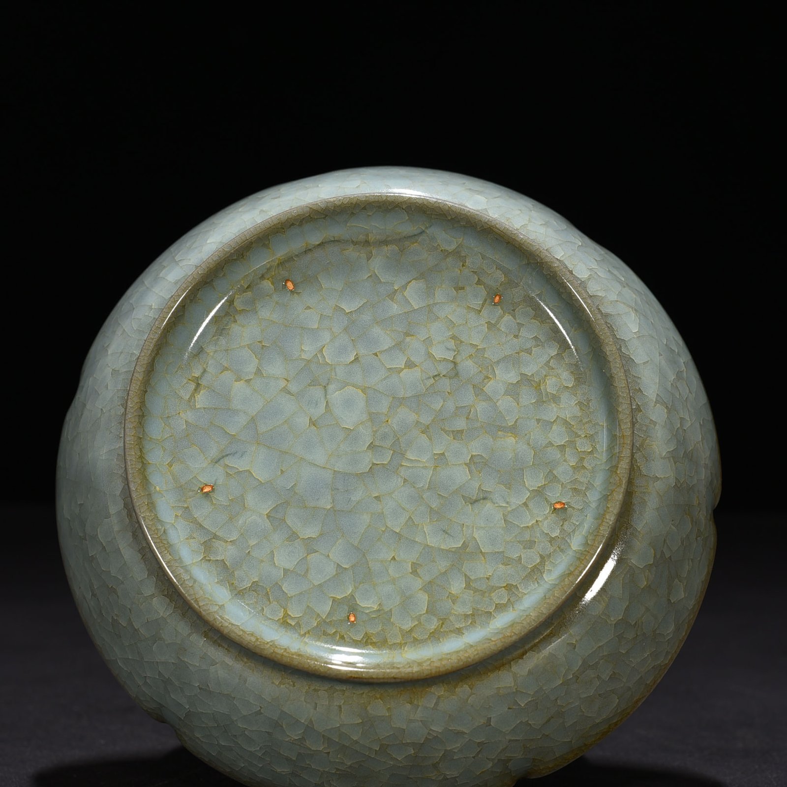 Song Dynasty Ru kiln azure glaze ice crackled sunflower wash