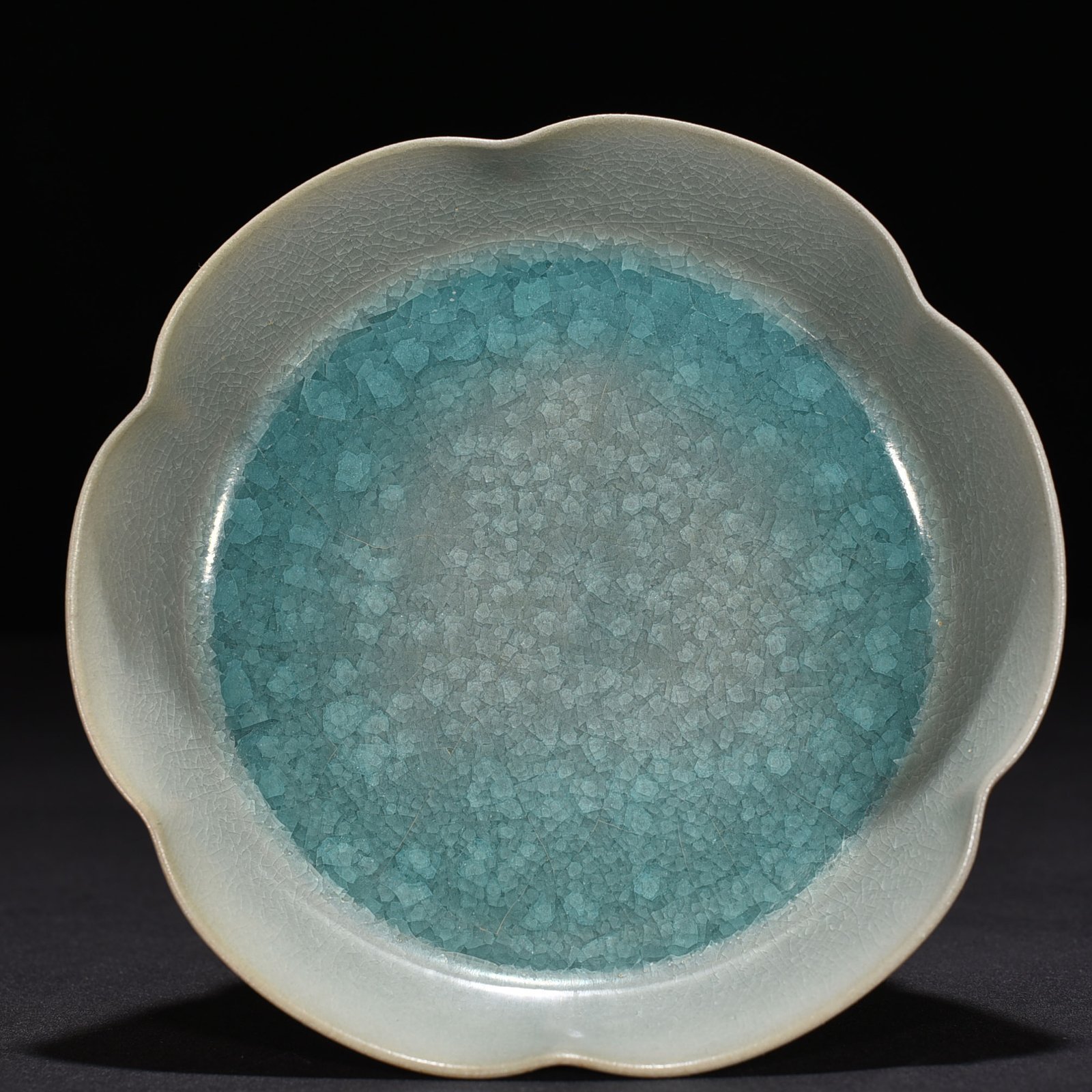 Song Dynasty Ru kiln azure glaze ice crackled sunflower wash