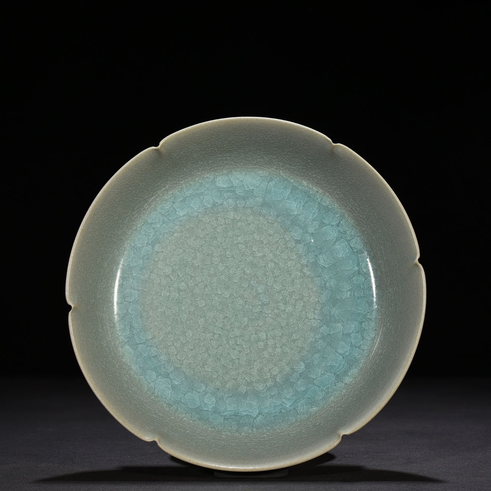 Song Dynasty Ru kiln azure glaze ice crackled sunflower wash