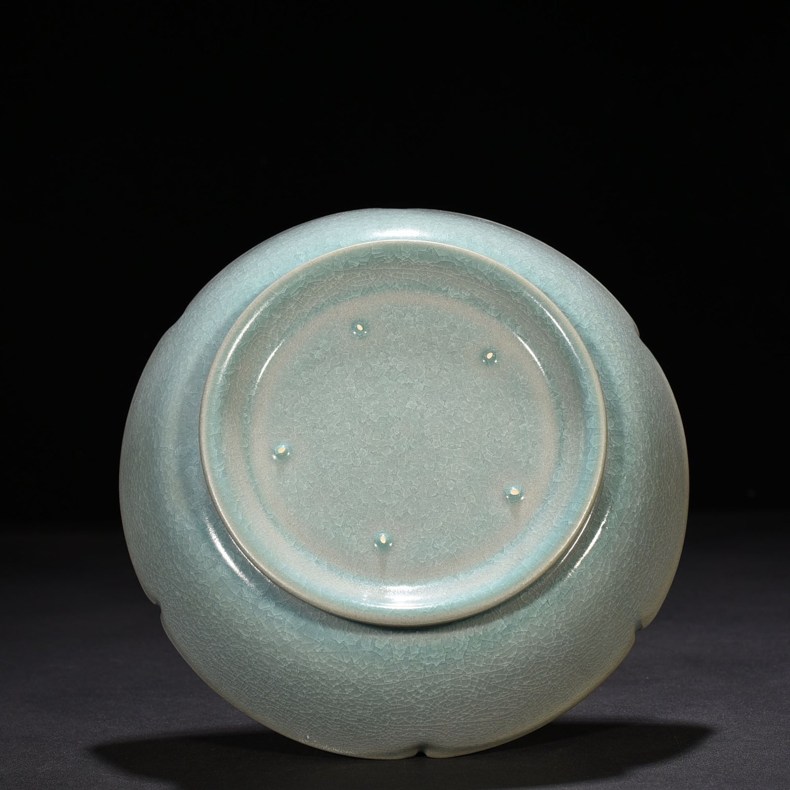 Song Dynasty Ru kiln azure glaze ice crackled sunflower wash