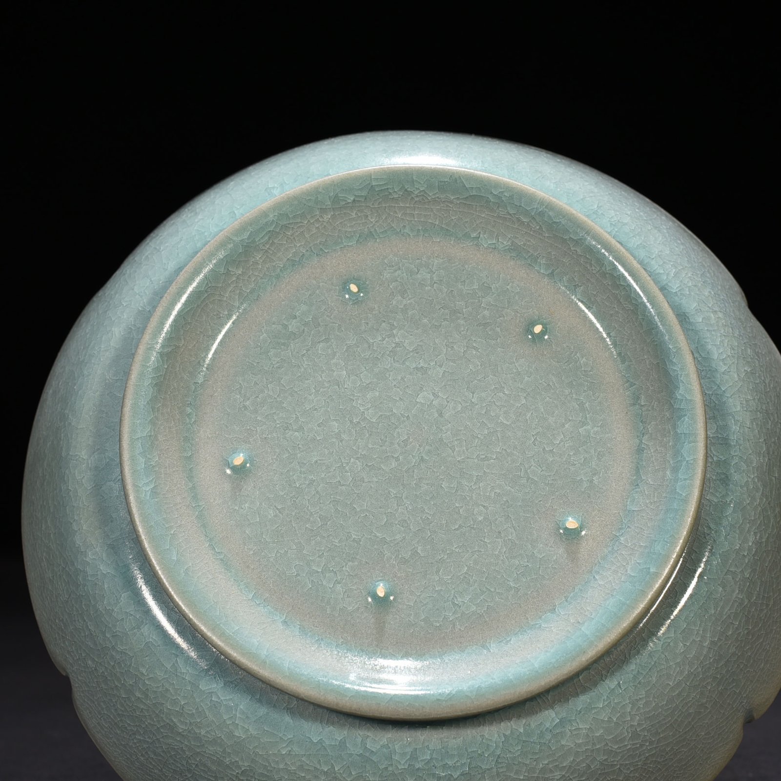 Song Dynasty Ru kiln azure glaze ice crackled sunflower wash
