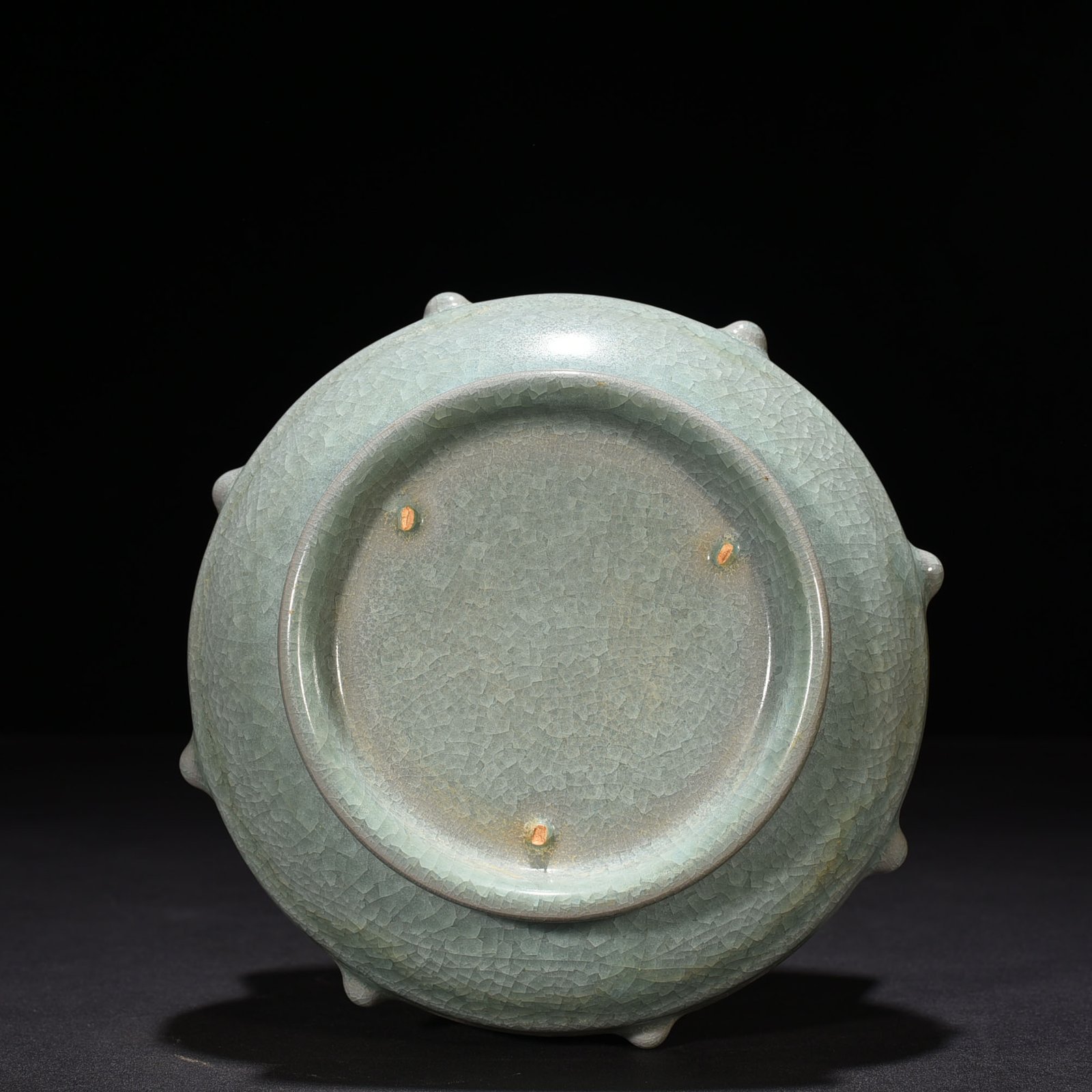 Song Dynasty Ru Kiln azure glaze ice crack drum nail wash