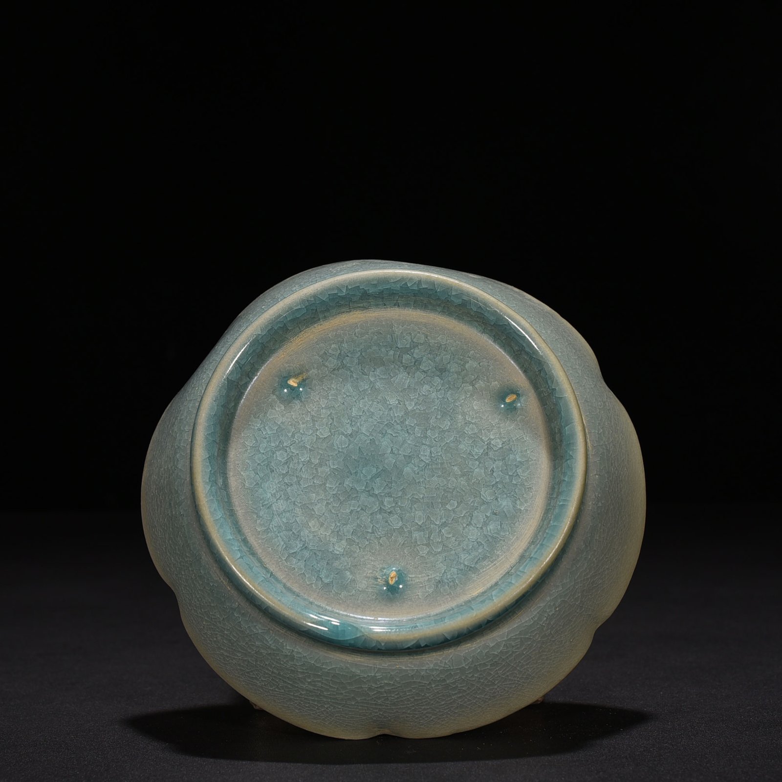 Song Dynasty Ru kiln azure glaze ice cracked sunflower wash