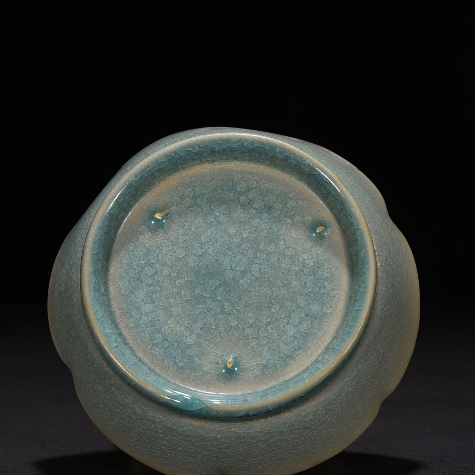 Song Dynasty Ru kiln azure glaze ice cracked sunflower wash