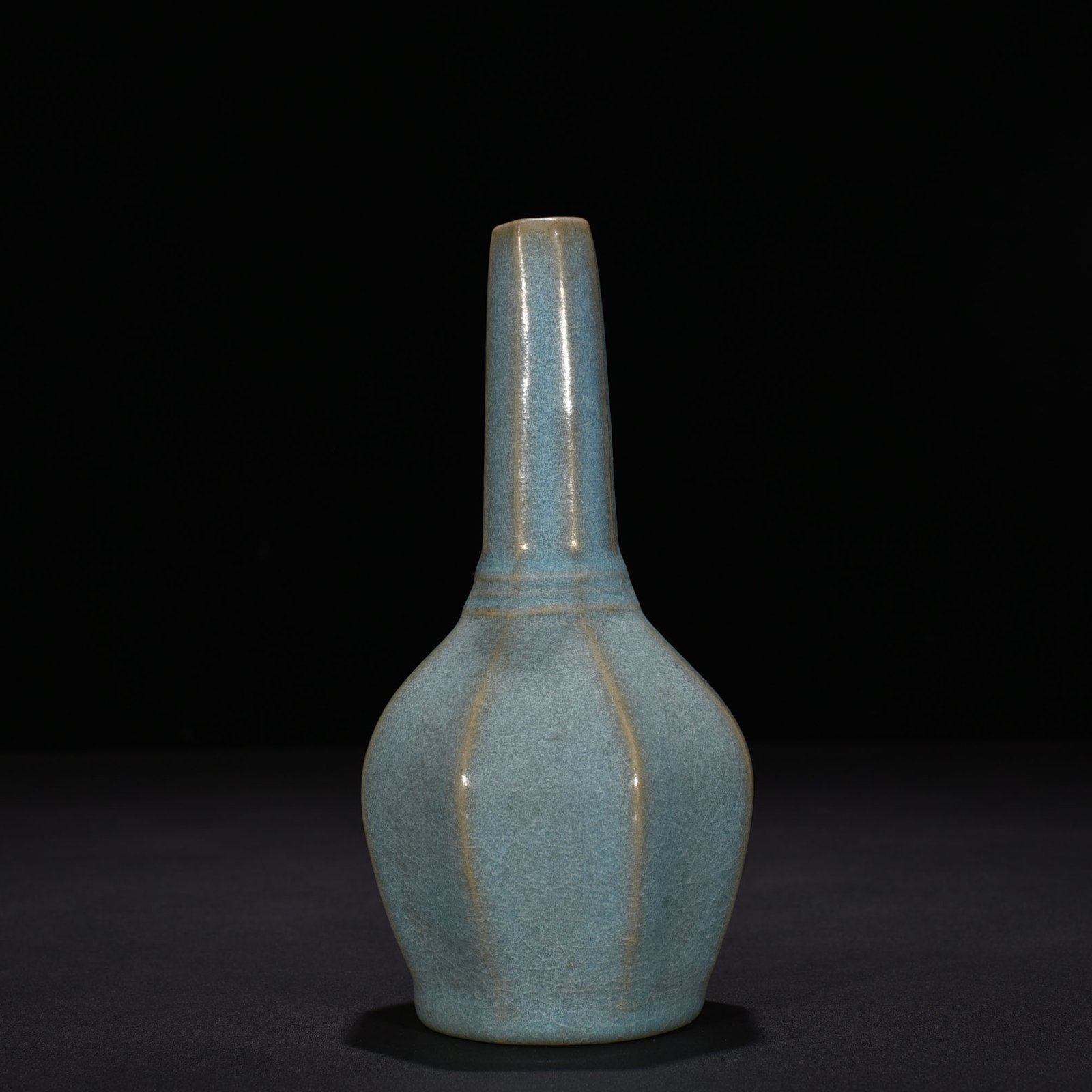 Song Dynasty Ru kiln azure glaze pure vase