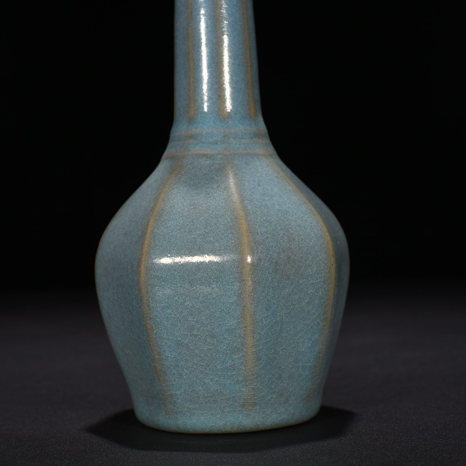 Song Dynasty Ru kiln azure glaze pure vase