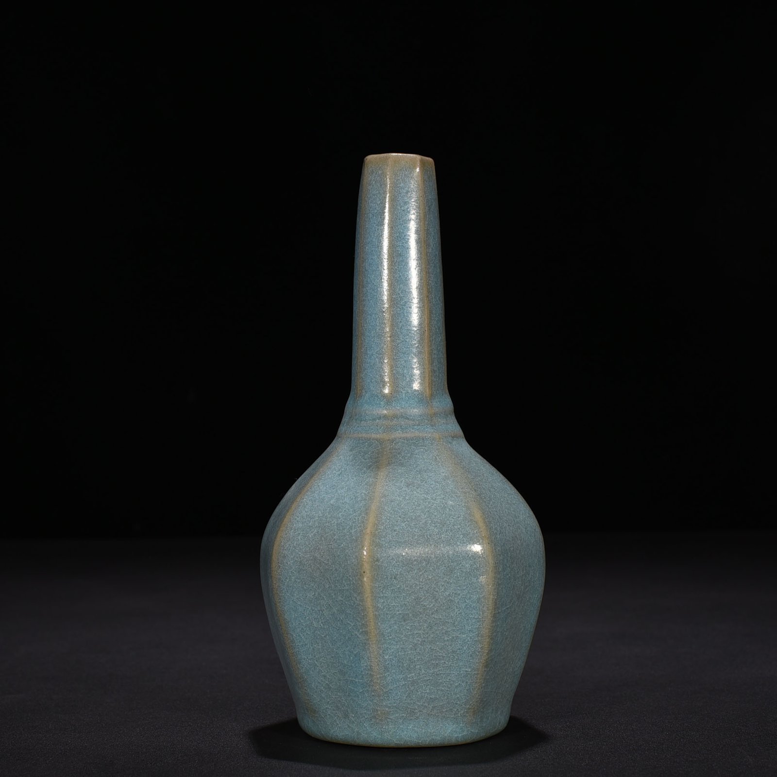 Song Dynasty Ru kiln azure glaze pure vase