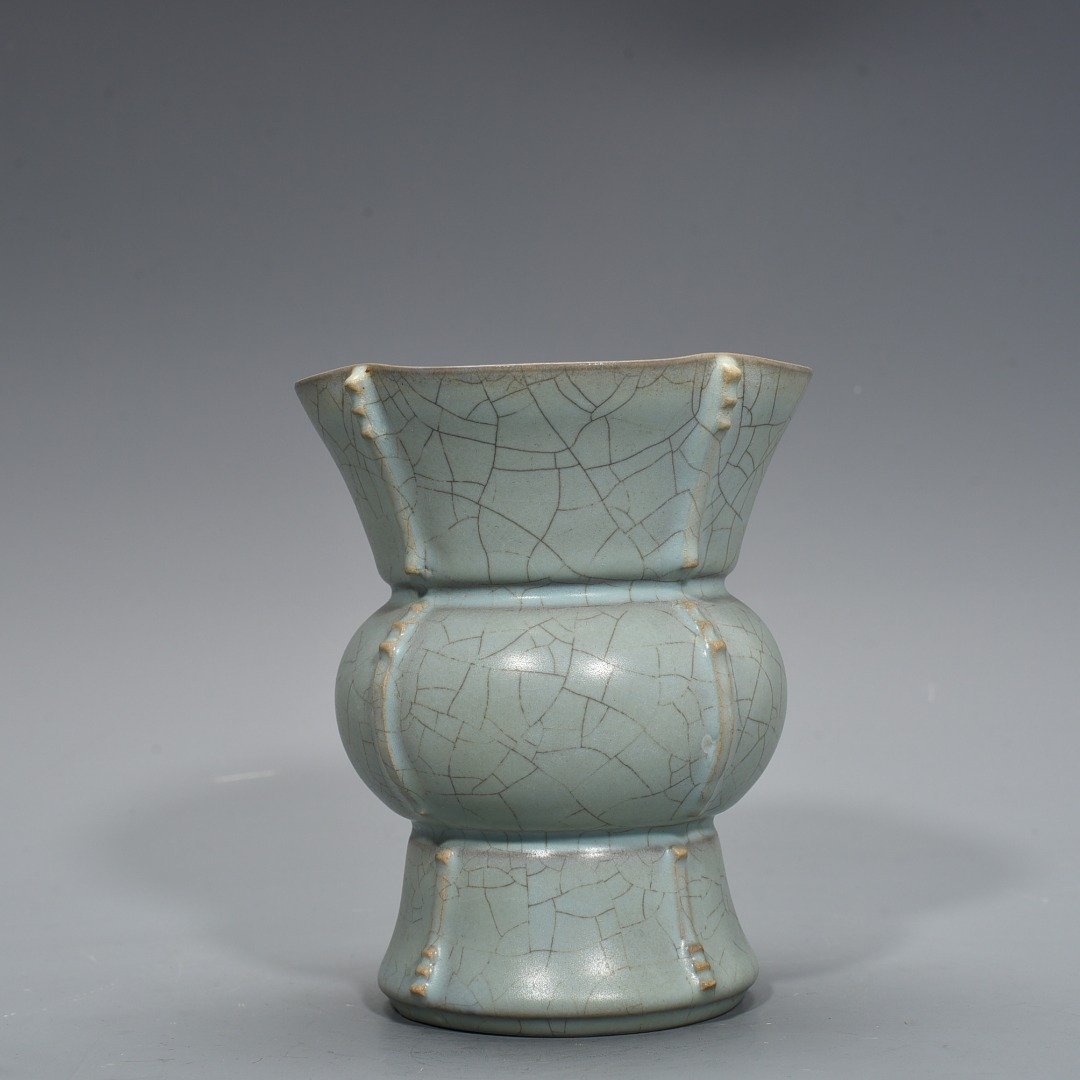 Song Dynasty Ru kiln azure glaze halberd statue