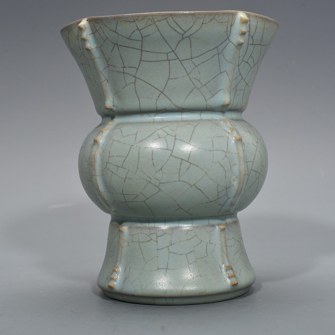 Song Dynasty Ru kiln azure glaze halberd statue