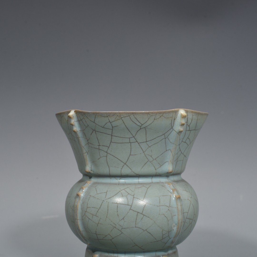 Song Dynasty Ru kiln azure glaze halberd statue