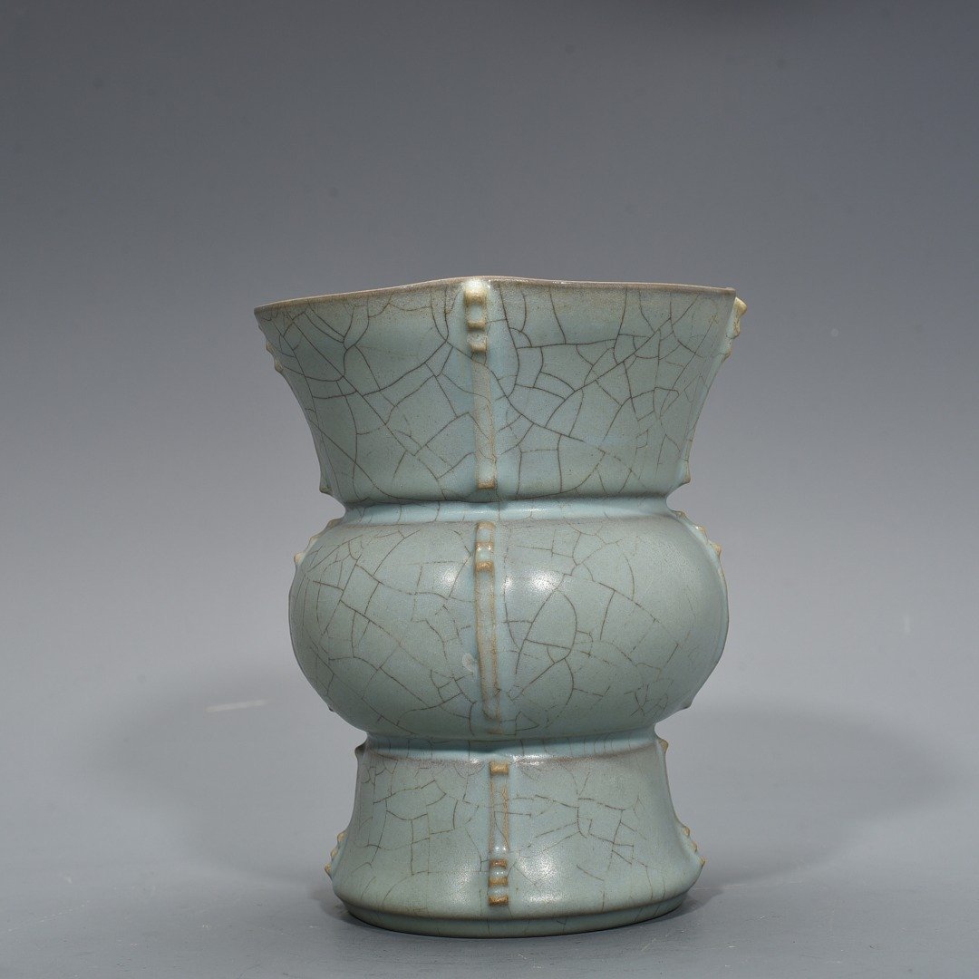 Song Dynasty Ru kiln azure glaze halberd statue