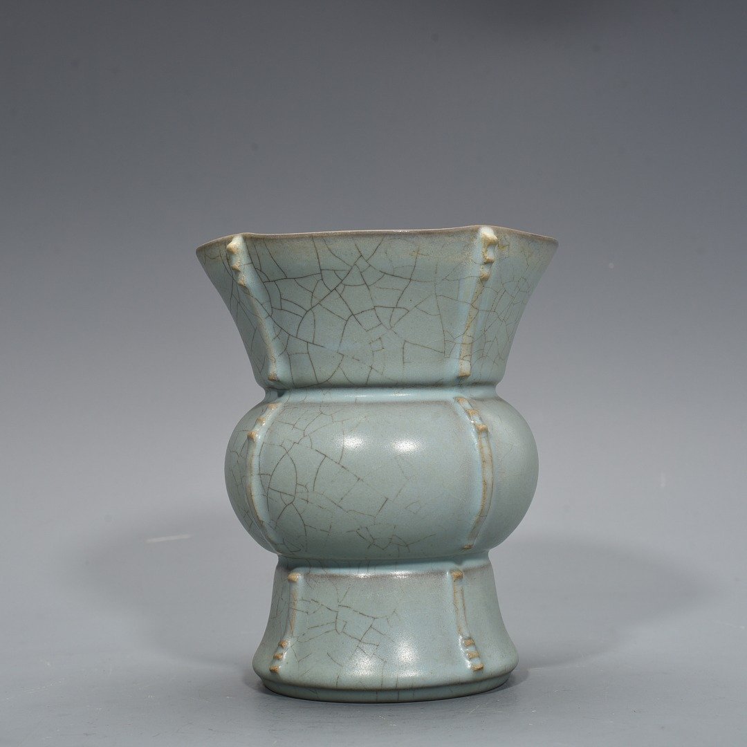 Song Dynasty Ru kiln azure glaze halberd statue