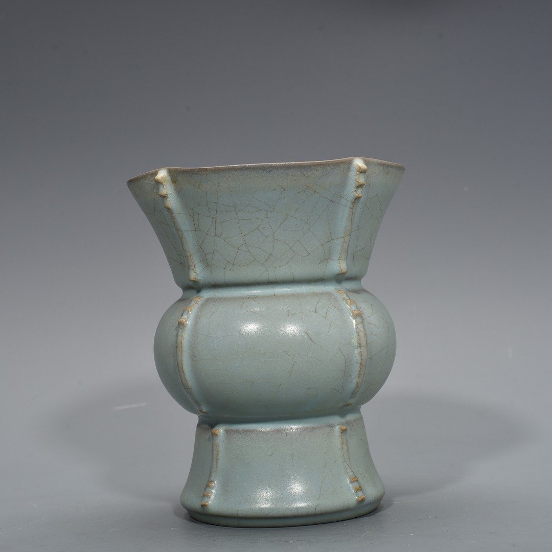 Song Dynasty Ru kiln azure glaze halberd statue