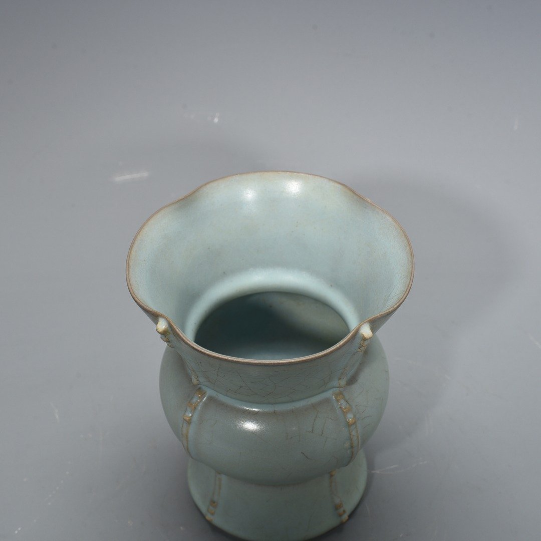 Song Dynasty Ru kiln azure glaze halberd statue