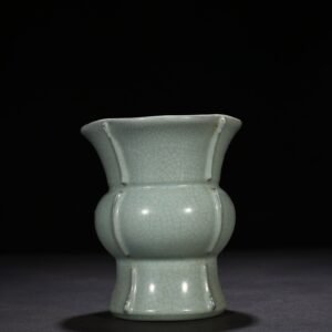 Song Dynasty Ru kiln azure glaze halberd vase
