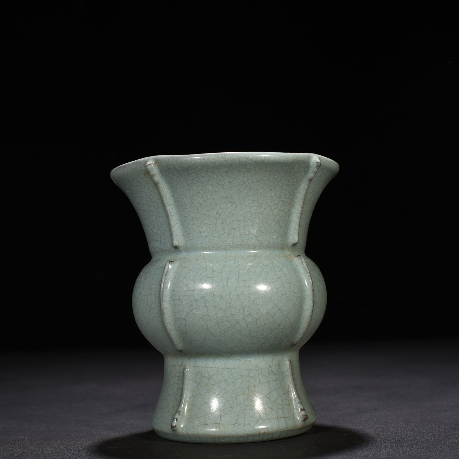 Song Dynasty Ru kiln azure glaze halberd vase