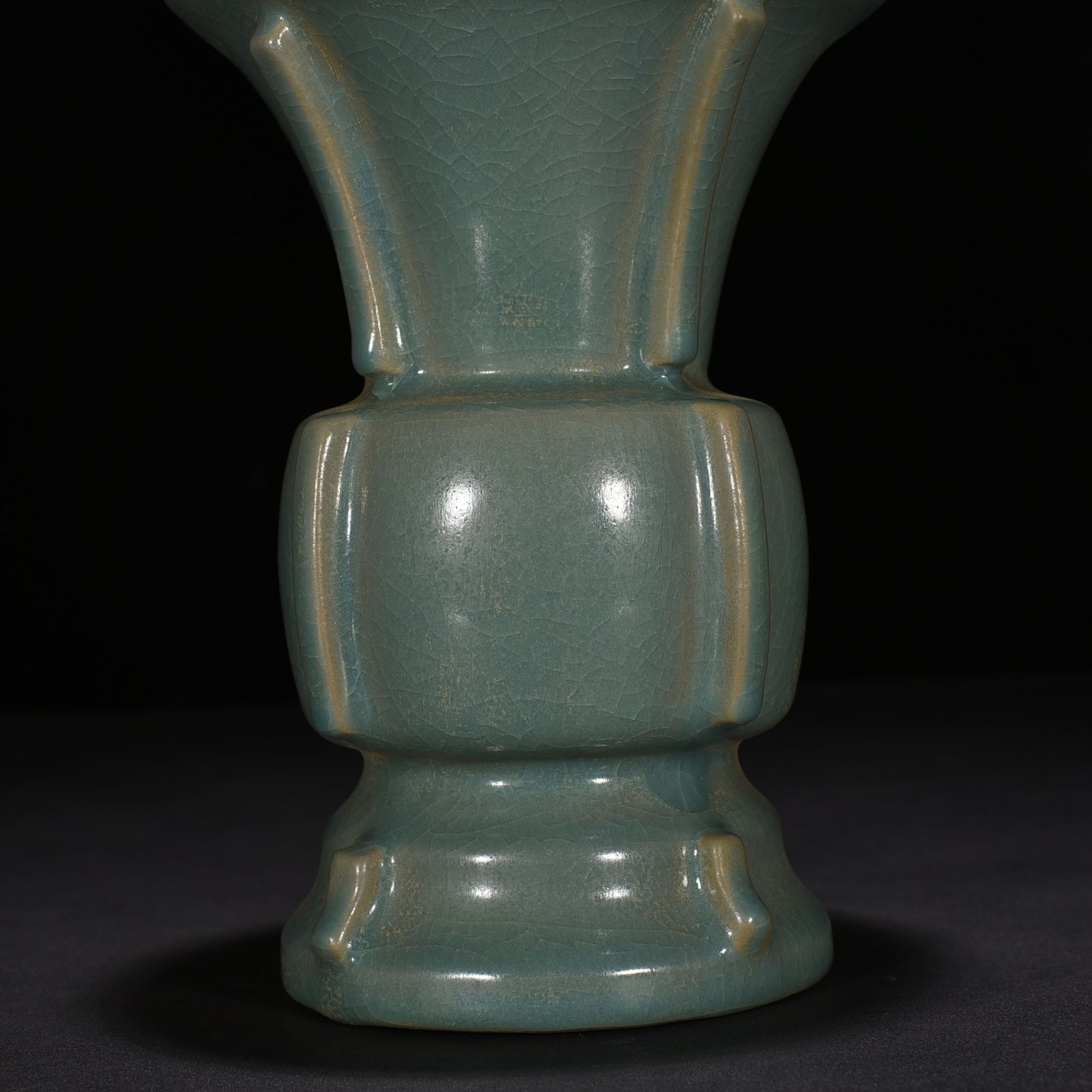Song Dynasty Ru kiln azure glaze halberd statue flower goblet
