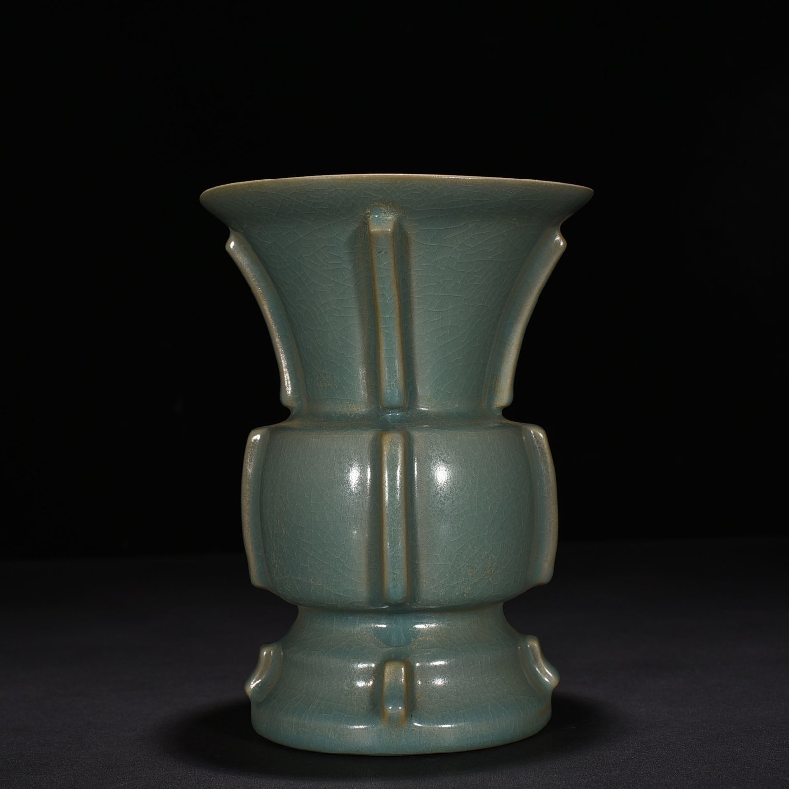 Song Dynasty Ru kiln azure glaze halberd statue flower goblet