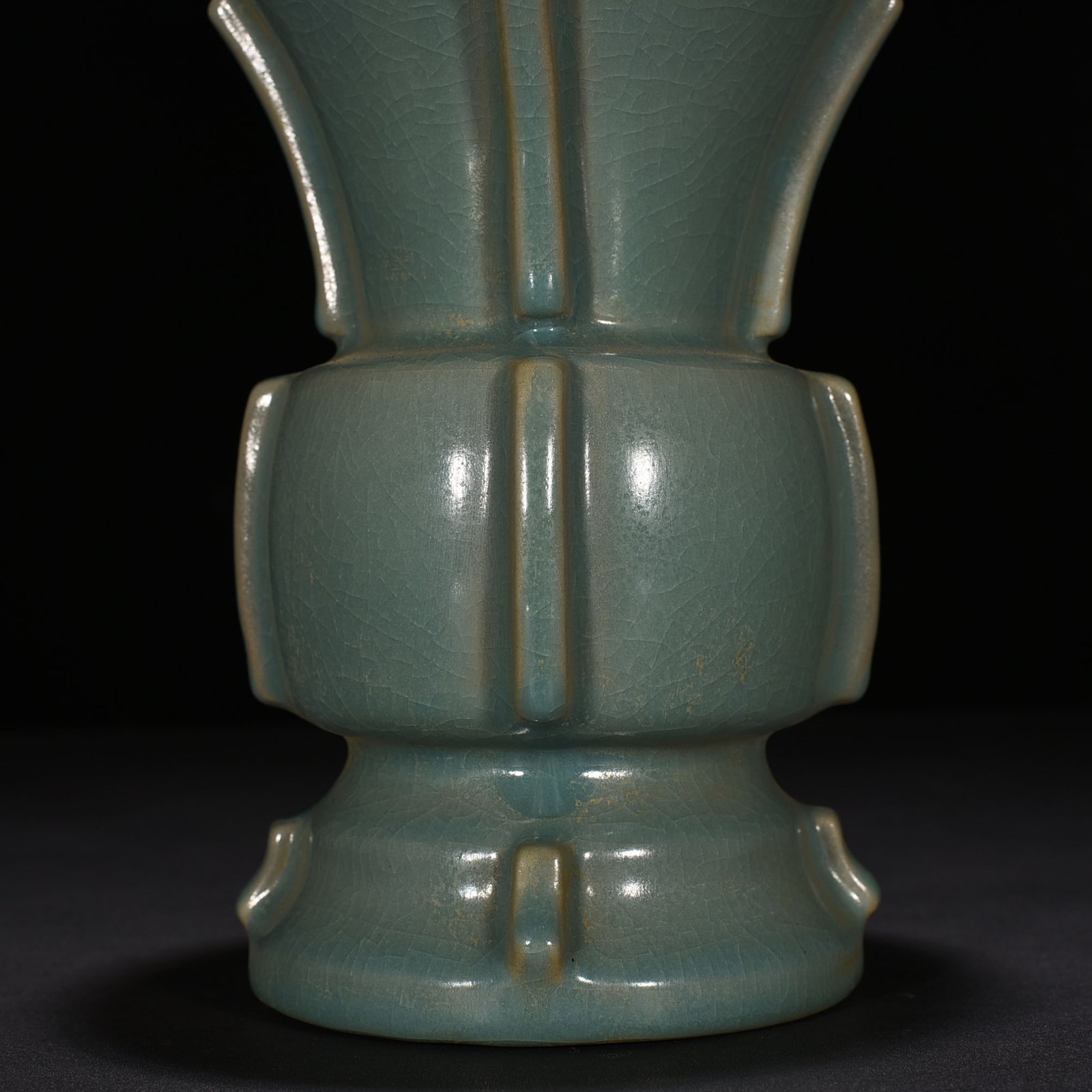 Song Dynasty Ru kiln azure glaze halberd statue flower goblet
