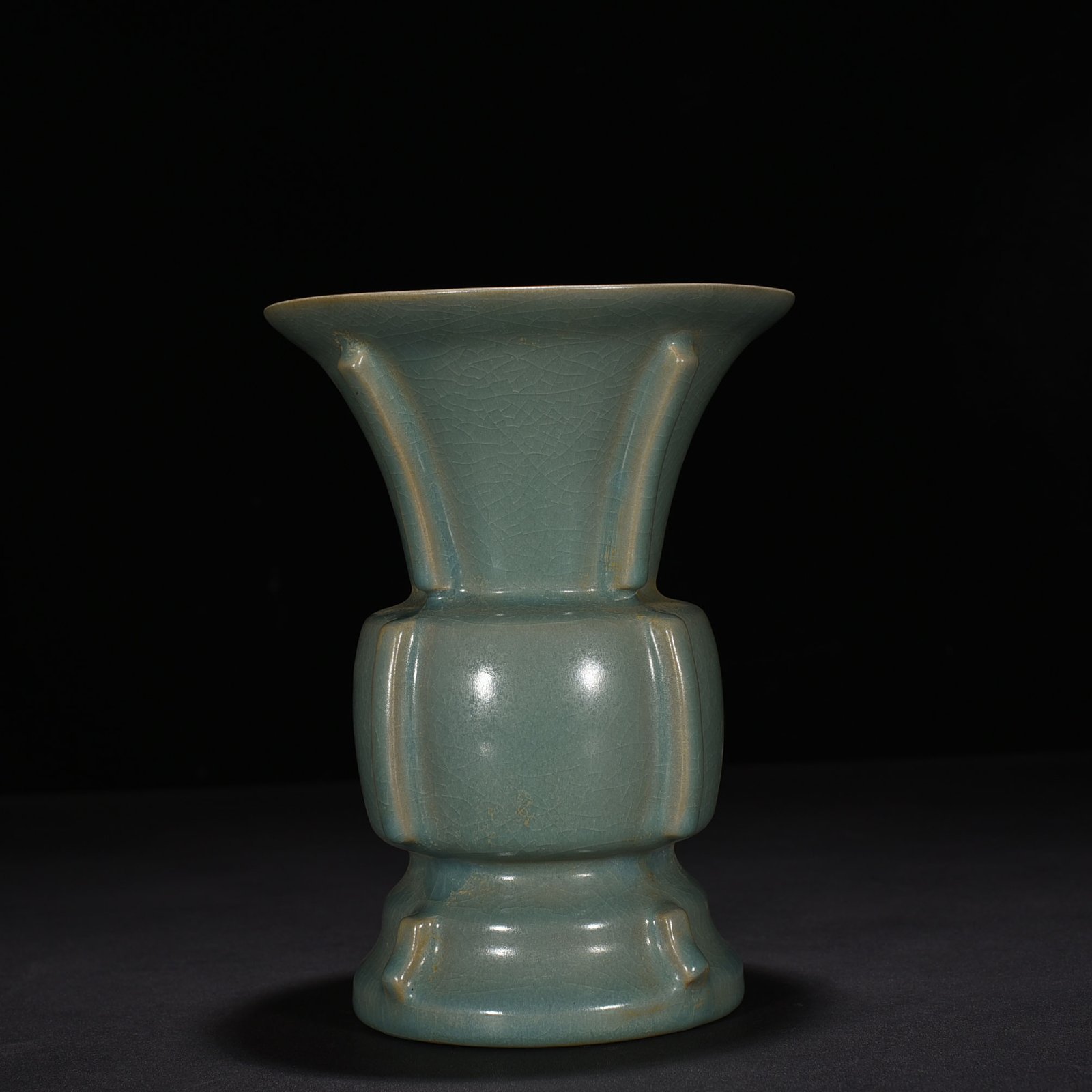 Song Dynasty Ru kiln azure glaze halberd statue flower goblet