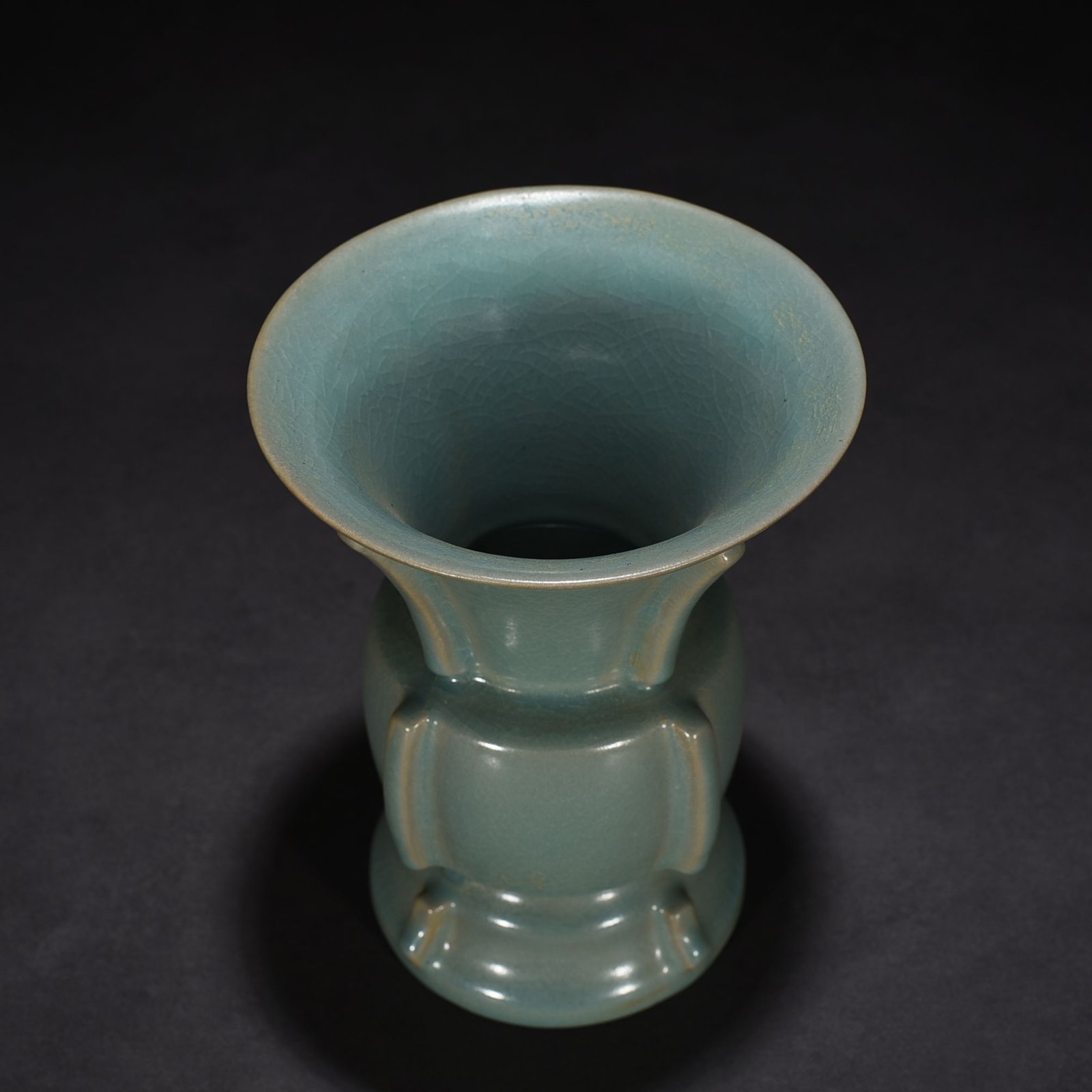Song Dynasty Ru kiln azure glaze halberd statue flower goblet