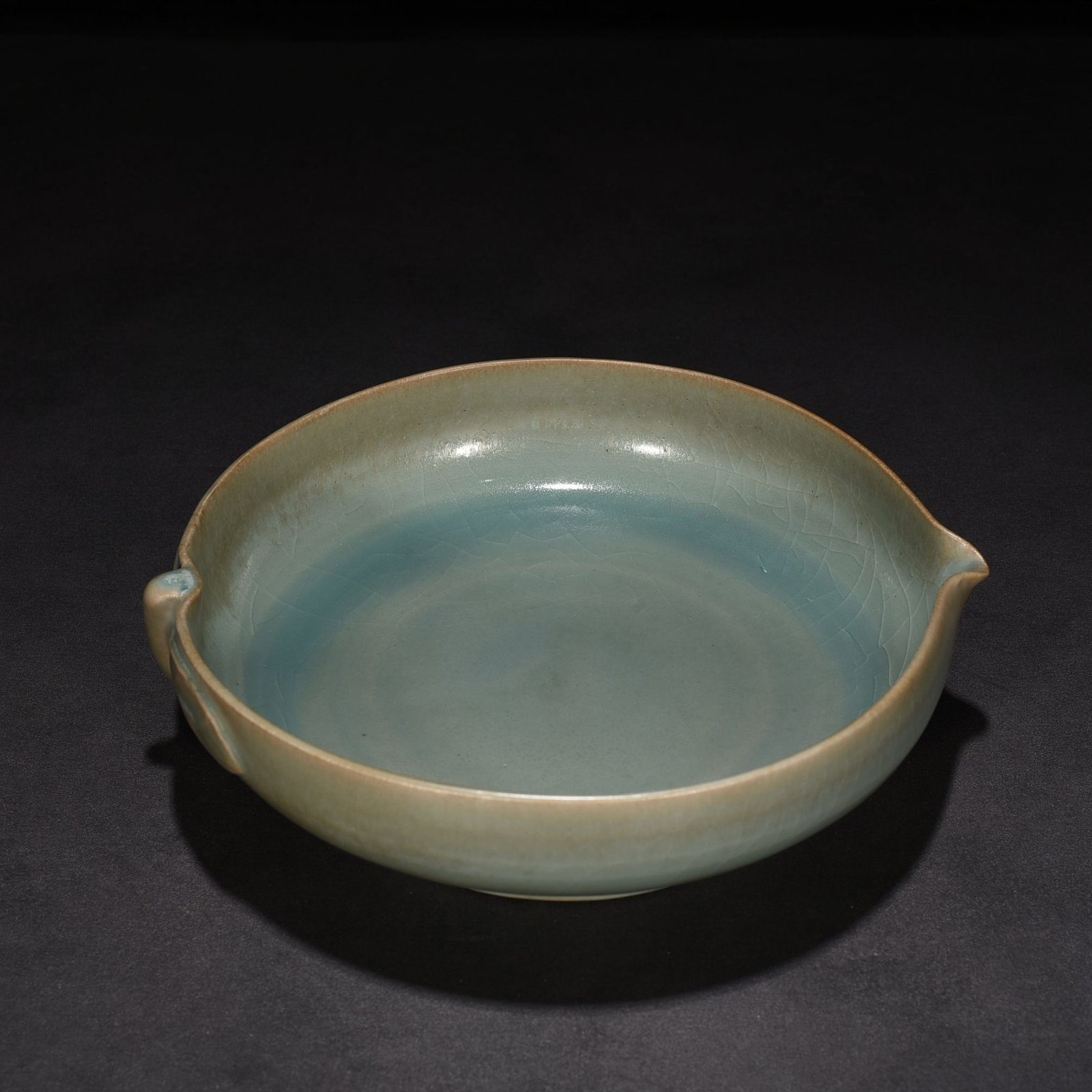 Song Dynasty Ru Kiln azure glaze inscribed peach-shaped washer