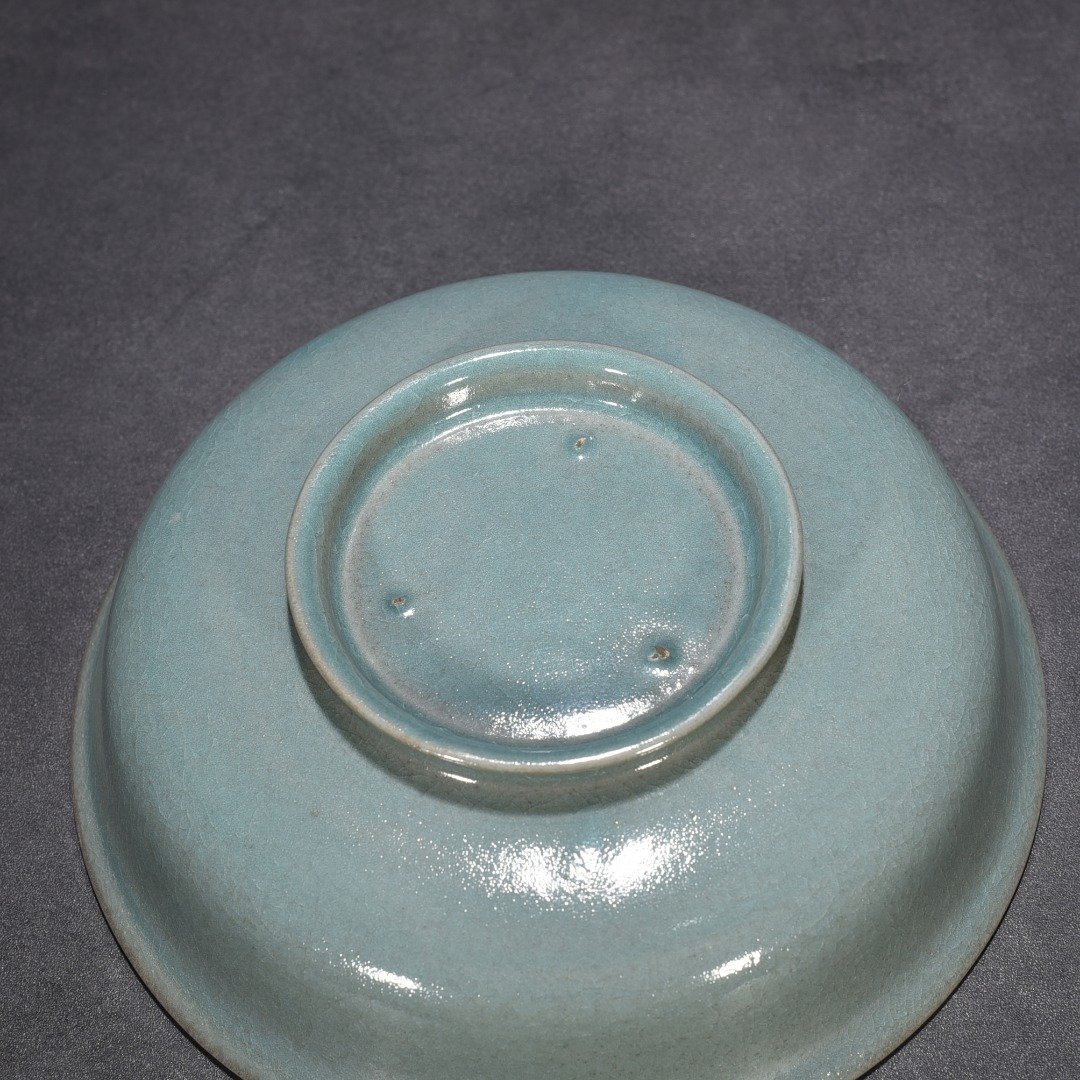 Song Dynasty Ru Kiln azure glaze bowl with unicorn pattern