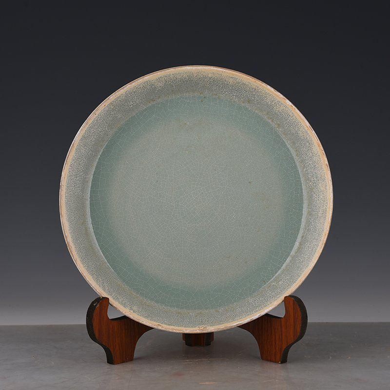 Song Dynasty Ru kiln azure glaze large plate