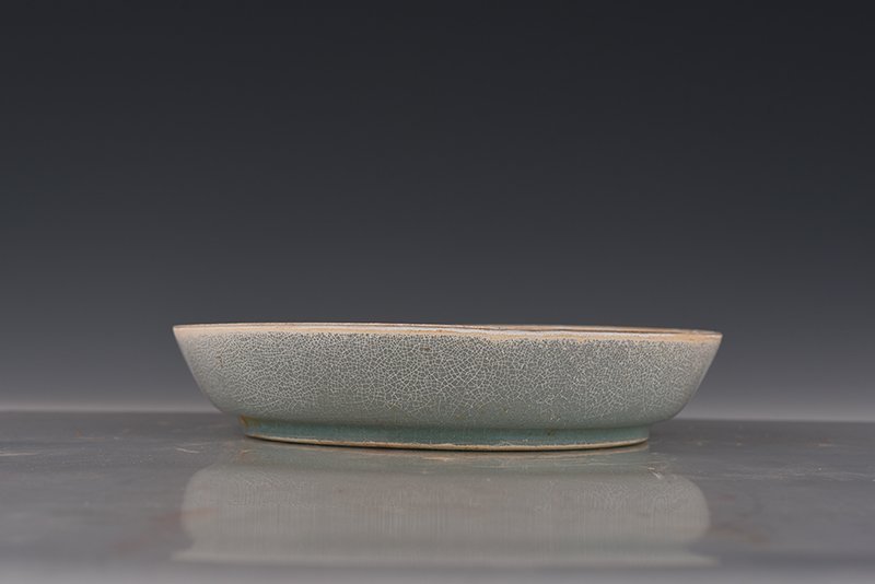 Song Dynasty Ru kiln azure glaze large plate