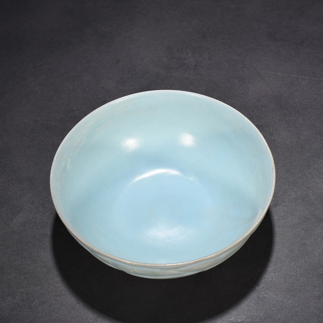 Song Dynasty Ru kiln azure glaze Fenghua bowl Arhat bowl