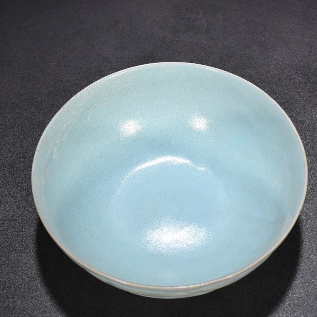 Song Dynasty Ru kiln azure glaze Fenghua bowl Arhat bowl