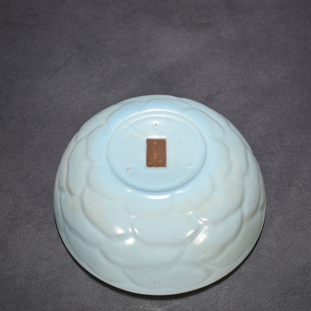 Song Dynasty Ru kiln azure glaze Fenghua bowl Arhat bowl